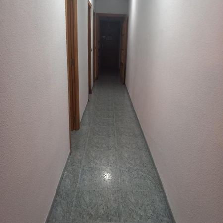 Habitacion Grande En Piso Compartido Con 2 Adultos Y 1 Perrito Валенсія Екстер'єр фото