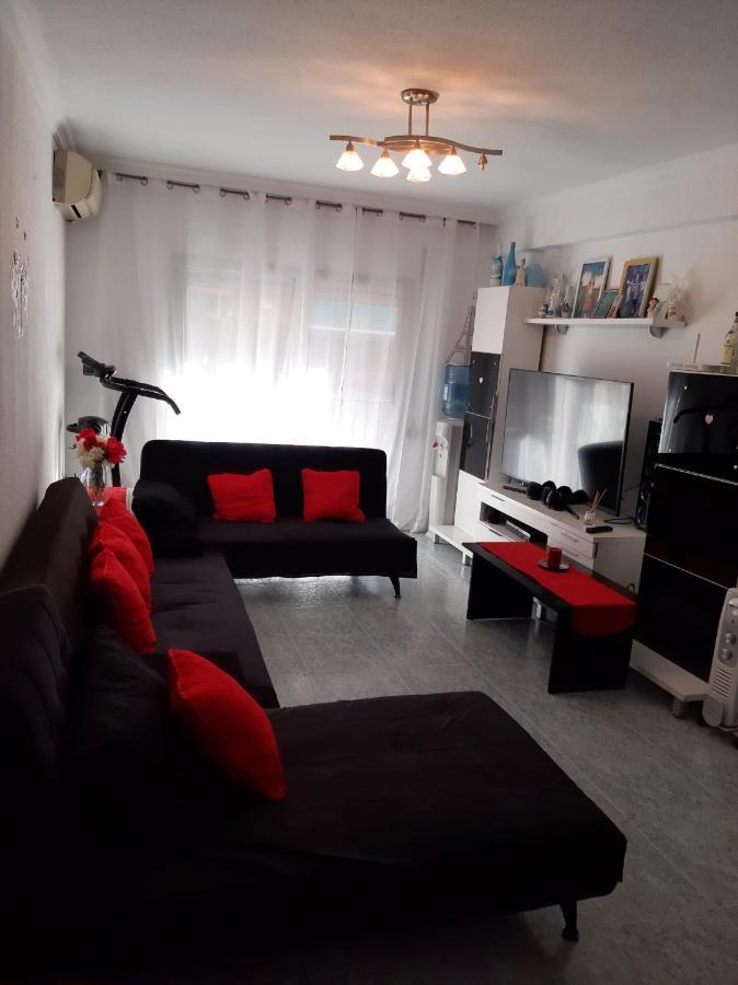 Habitacion Grande En Piso Compartido Con 2 Adultos Y 1 Perrito Валенсія Екстер'єр фото