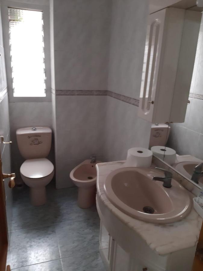 Habitacion Grande En Piso Compartido Con 2 Adultos Y 1 Perrito Валенсія Екстер'єр фото