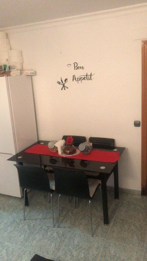 Habitacion Grande En Piso Compartido Con 2 Adultos Y 1 Perrito Валенсія Екстер'єр фото