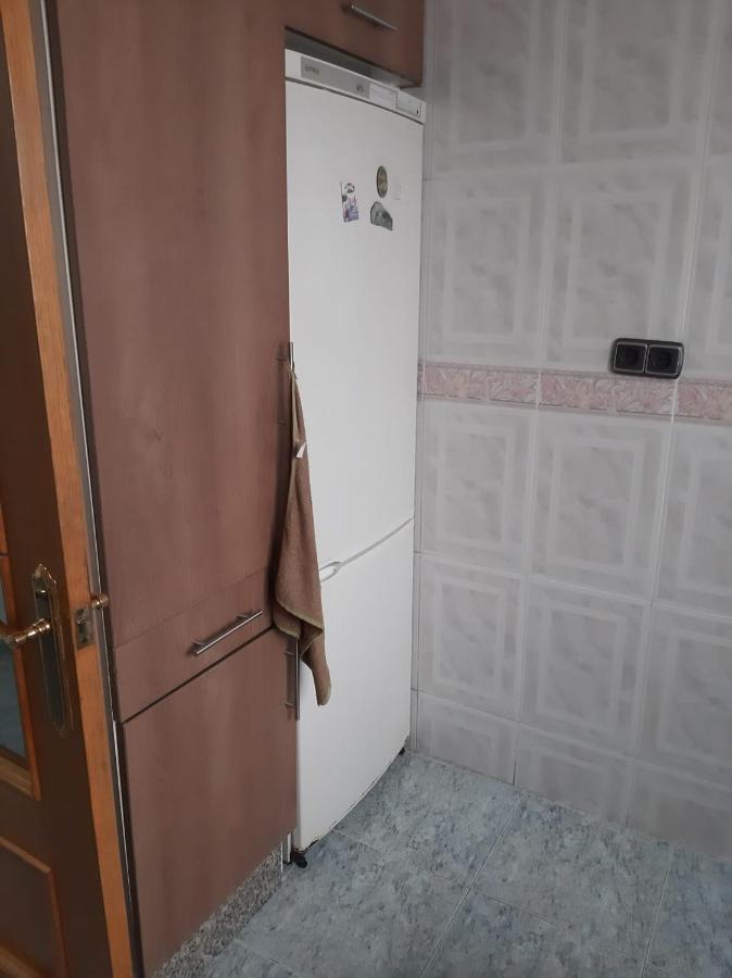 Habitacion Grande En Piso Compartido Con 2 Adultos Y 1 Perrito Валенсія Екстер'єр фото