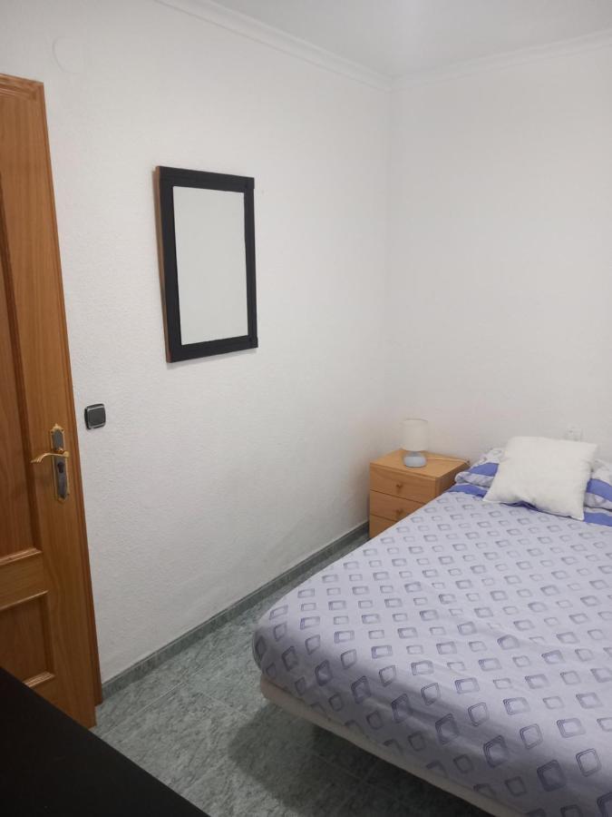 Habitacion Grande En Piso Compartido Con 2 Adultos Y 1 Perrito Валенсія Екстер'єр фото