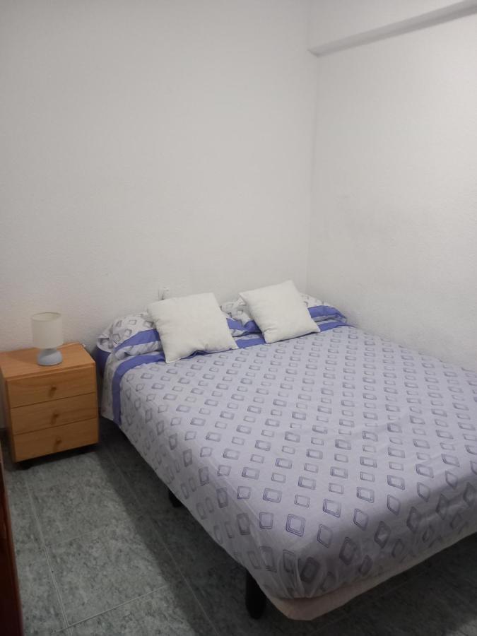 Habitacion Grande En Piso Compartido Con 2 Adultos Y 1 Perrito Валенсія Екстер'єр фото