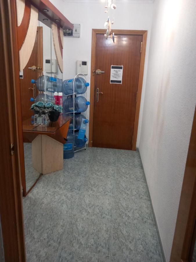 Habitacion Grande En Piso Compartido Con 2 Adultos Y 1 Perrito Валенсія Екстер'єр фото